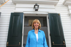 Wendy Benchley signing autographs